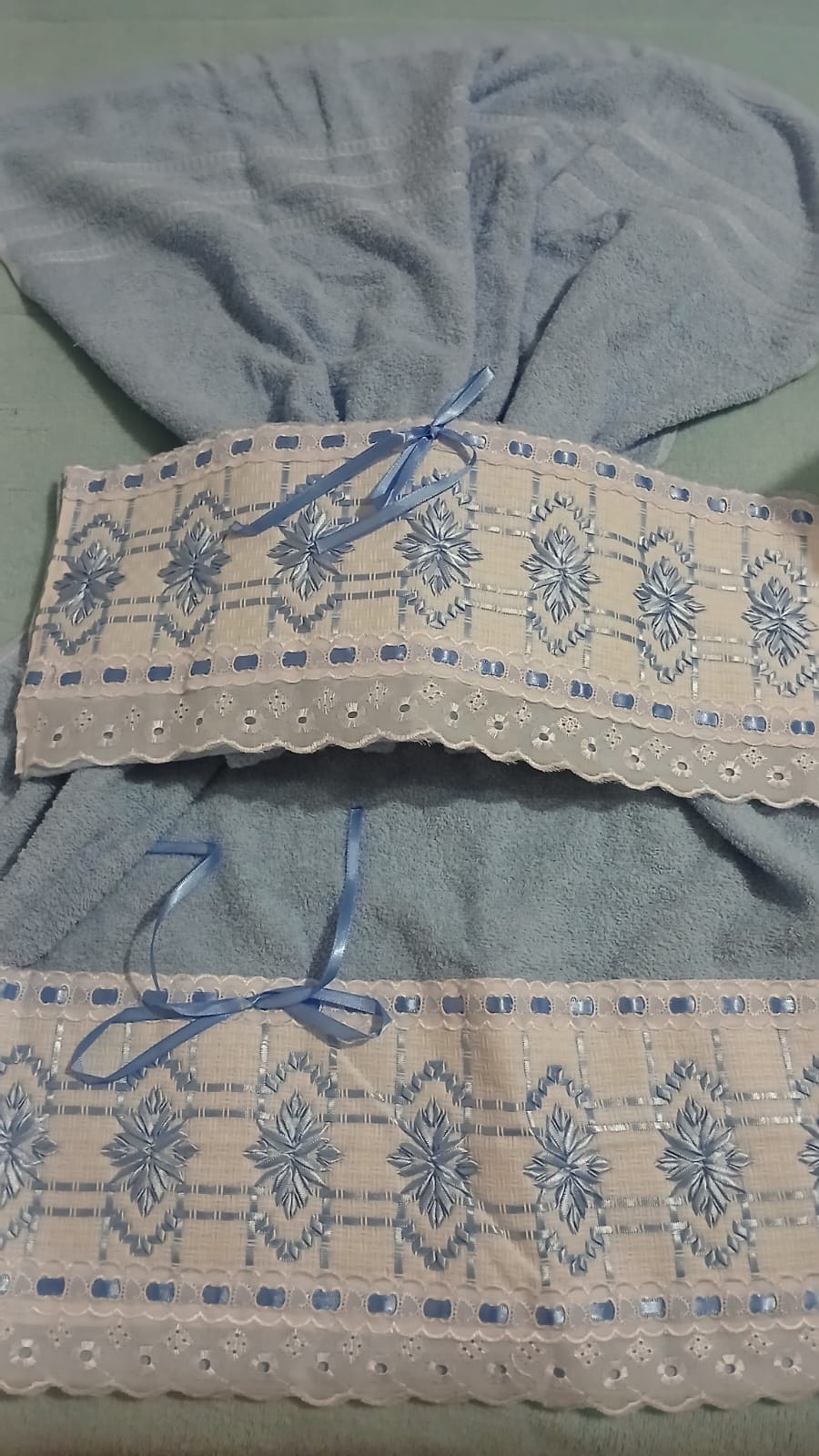 Bordados e Doces Tradicionais, por Maria de Lourdes