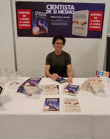Literatura Independente e Autoconsciência, por Valdemir Nunes